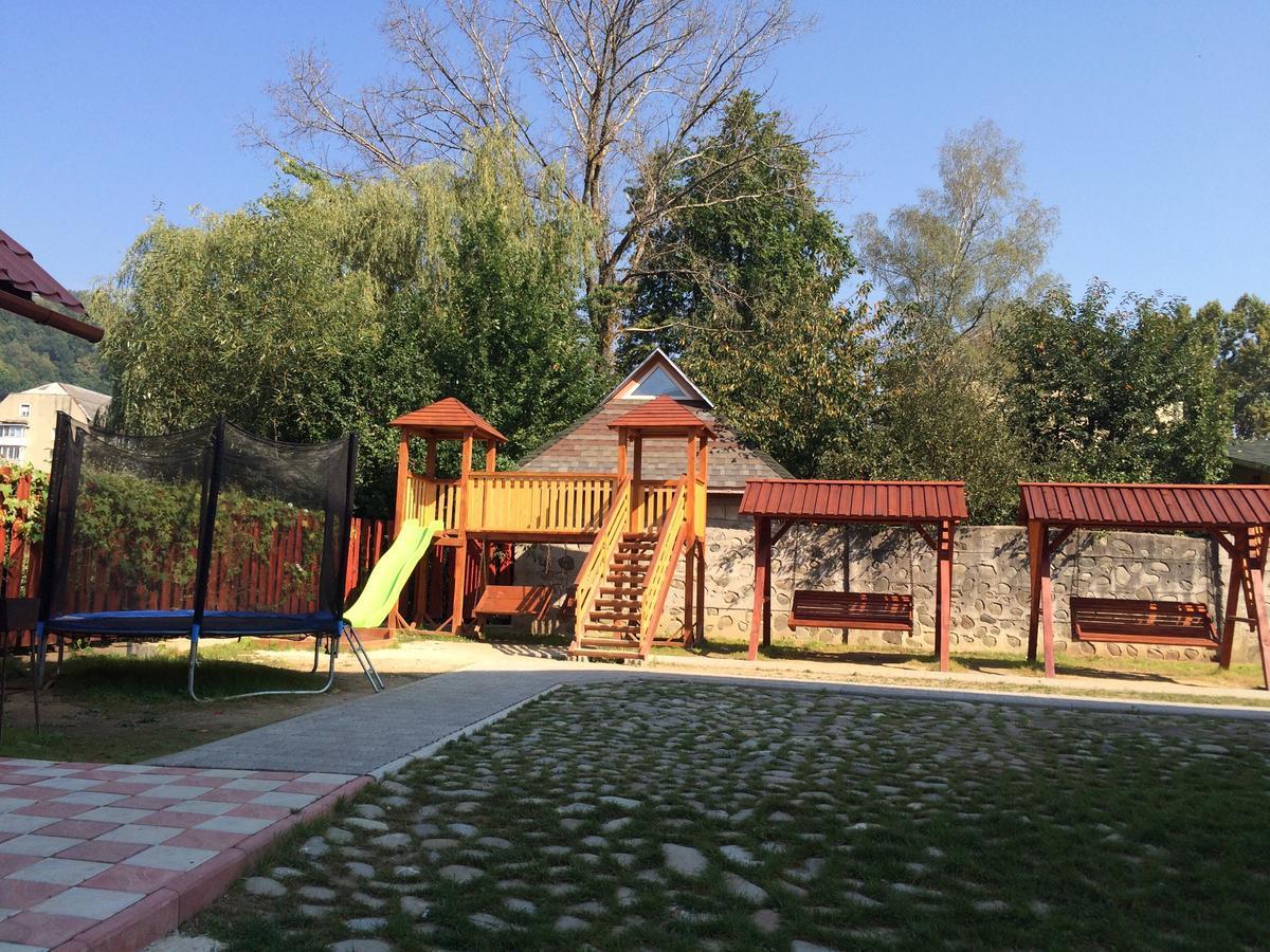 Dream Hostel Carpathians 라키브 외부 사진